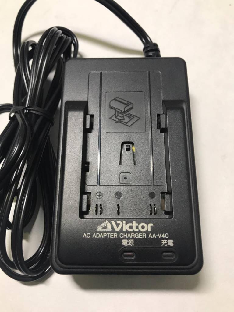 Зарядное устройство для аккумуляторов JVC AA-V40